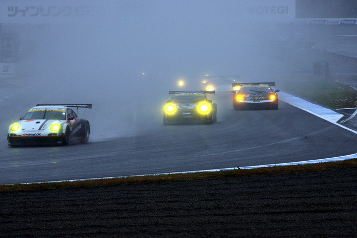 GT300クラスのスタートシーン