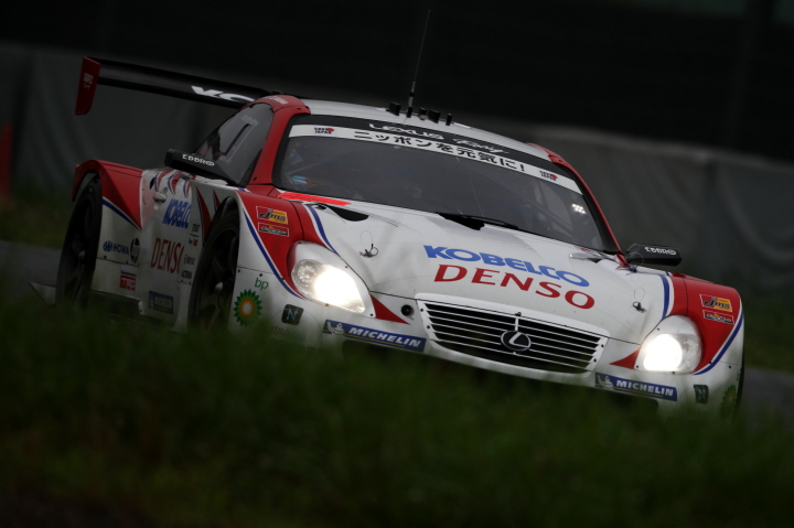 鈴鹿公式テスト: DENSO KOBELCO SC430（脇阪寿一／石浦宏明組）