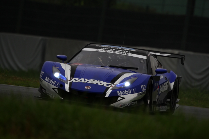 鈴鹿公式テスト: RAYBRIG HSV-010（伊沢拓也／山本尚貴組）