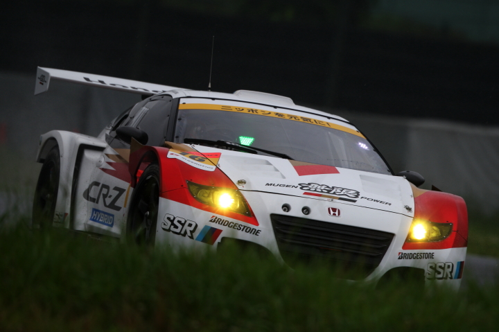 鈴鹿公式テスト: MUGEN CR-Z GT（武藤英紀／中嶋大祐組）