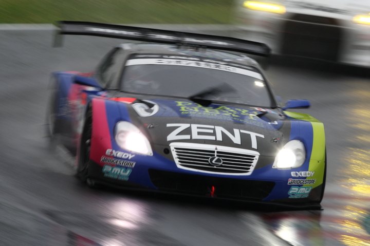 鈴鹿公式テスト: ZENT CERUMO SC430（立川祐路／平手晃平組）