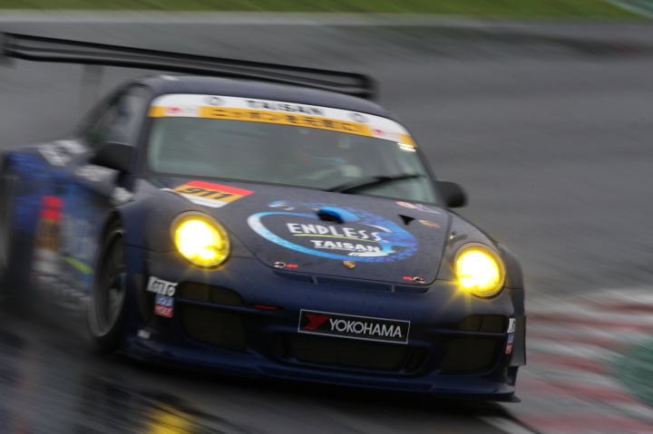 鈴鹿公式テスト: エンドレス TAISAN 911（峰尾恭輔／横溝直輝組）