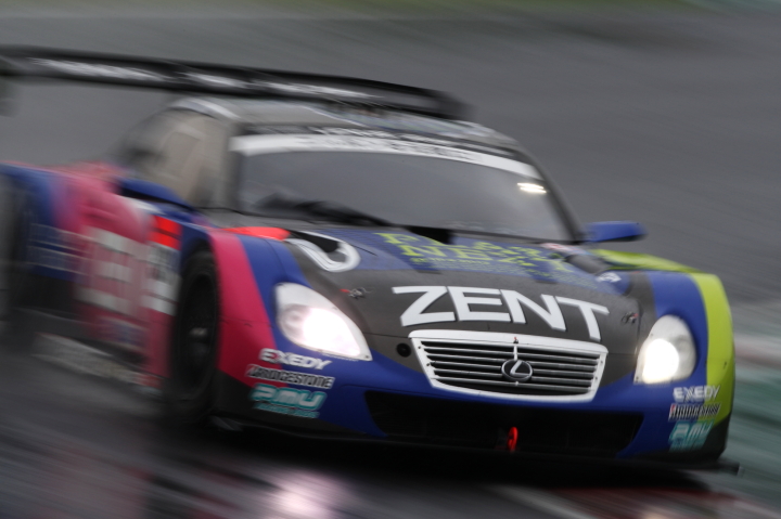 鈴鹿公式テスト: ZENT CERUMO SC430（立川祐路／平手晃平組）