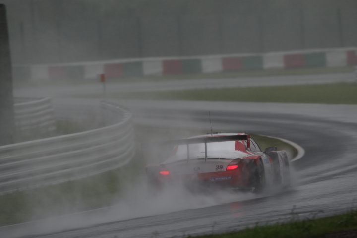 鈴鹿公式テスト: DENSO KOBELCO SC430（脇阪寿一／石浦宏明組）