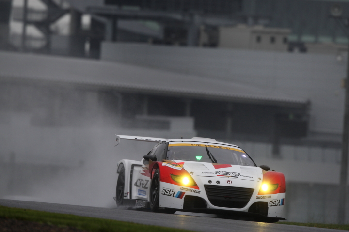 鈴鹿公式テスト: MUGEN CR-Z GT（武藤英紀／中嶋大祐組）