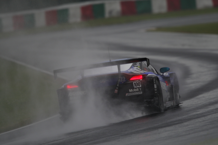 鈴鹿公式テスト: RAYBRIG HSV-010（伊沢拓也／山本尚貴組）