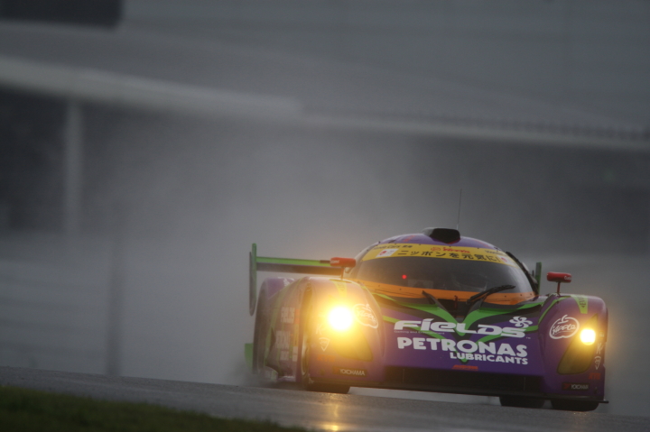 鈴鹿公式テスト: エヴァンゲリオンRT初号機アップル紫電（高橋一穂／加藤寛規／濱口弘組）