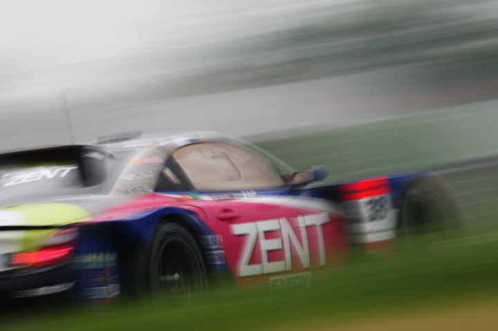 鈴鹿公式テスト: ZENT CERUMO SC430（立川祐路／平手晃平組）