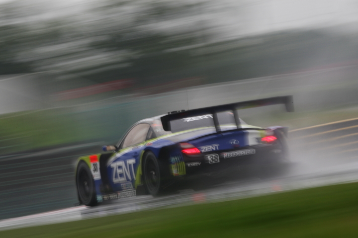 鈴鹿公式テスト: ZENT CERUMO SC430（立川祐路／平手晃平組）