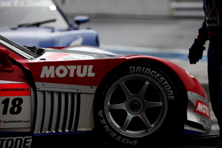 鈴鹿公式テスト: ウイダー HSV-010（小暮卓史／カルロ・ヴァン・ダム組）