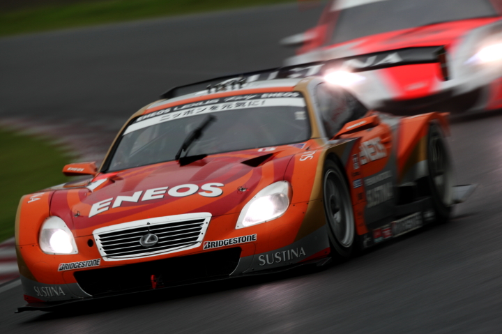 鈴鹿公式テスト: ENEOS SUSTINA SC430（伊藤大輔／大嶋和也組）