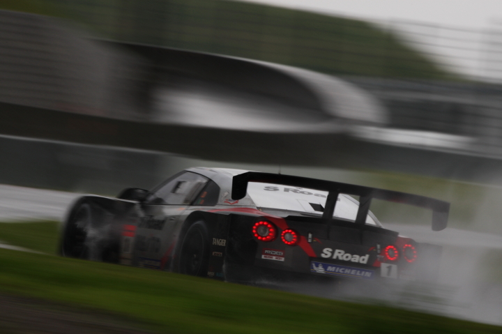 鈴鹿公式テスト: S Road REITO MOLA GT-R（柳田真孝／ロニー・クインタレッリ組）