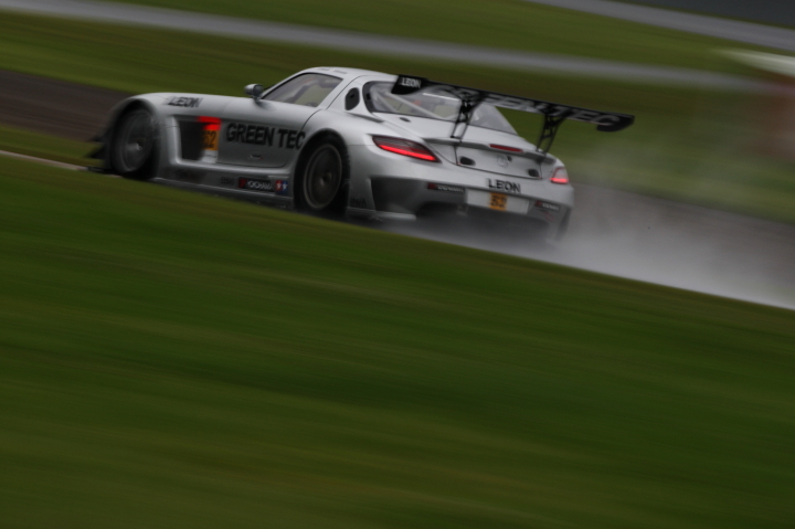 鈴鹿公式テスト: GREEN TEC & LEON SLS（竹内浩典／黒澤治樹／中谷明彦組）