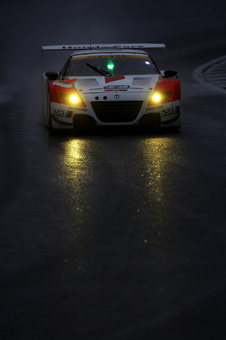 鈴鹿公式テスト: MUGEN CR-Z GT（武藤英紀／中嶋大祐組）