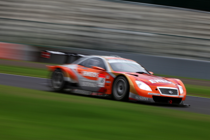 鈴鹿公式テスト: ENEOS SUSTINA SC430（伊藤大輔／大嶋和也組）