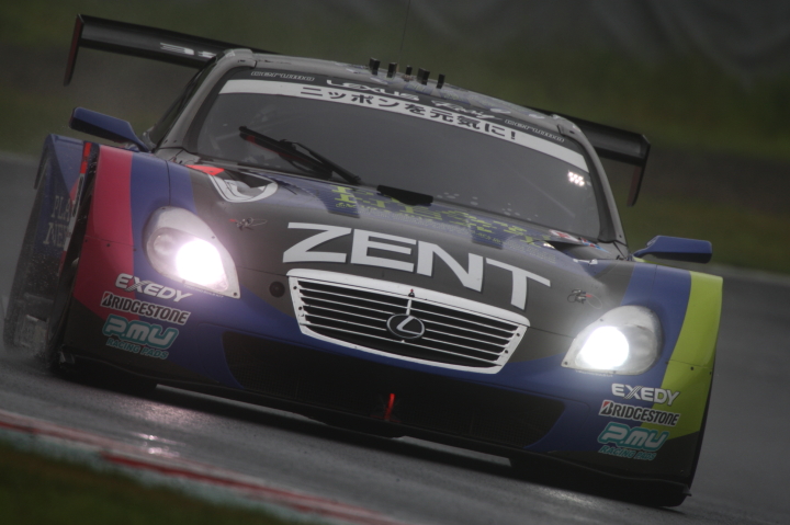 鈴鹿公式テスト: ZENT CERUMO SC430（立川祐路／平手晃平組）