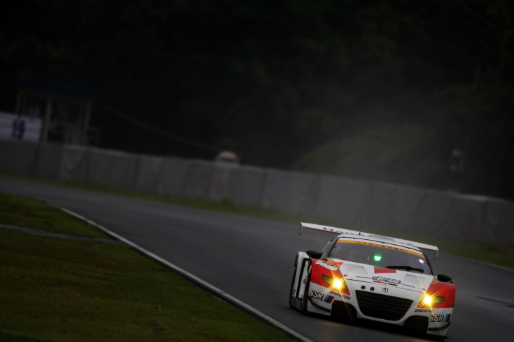 鈴鹿公式テスト: MUGEN CR-Z GT（武藤英紀／中嶋大祐組）