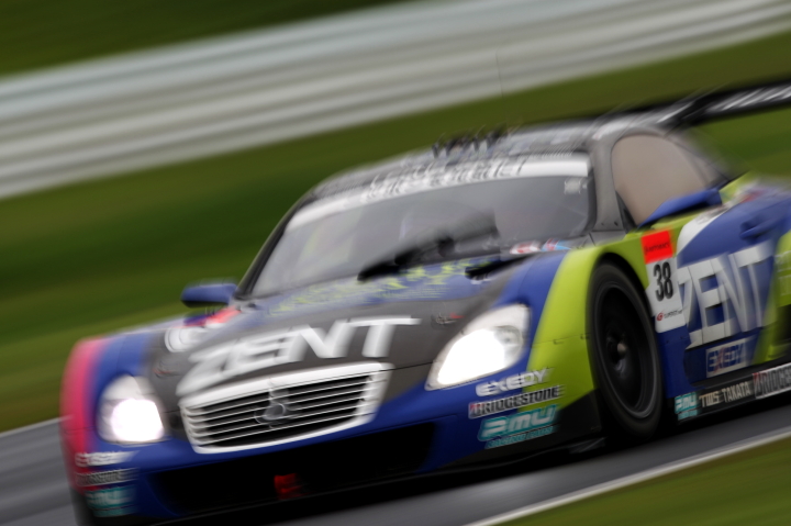 鈴鹿公式テスト: ZENT CERUMO SC430（立川祐路／平手晃平組）