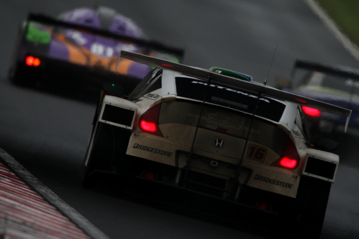 鈴鹿公式テスト: MUGEN CR-Z GT（武藤英紀／中嶋大祐組）