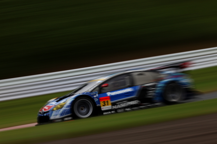 鈴鹿公式テスト: apr HASEPRO PRIUS GT（新田守男／嵯峨宏紀／中山雄一組）