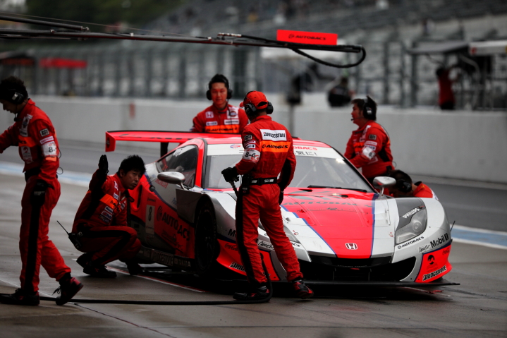 鈴鹿公式テスト: ARTA HSV-010（ラルフ・ファーマン／小林崇志／伊沢拓也組）