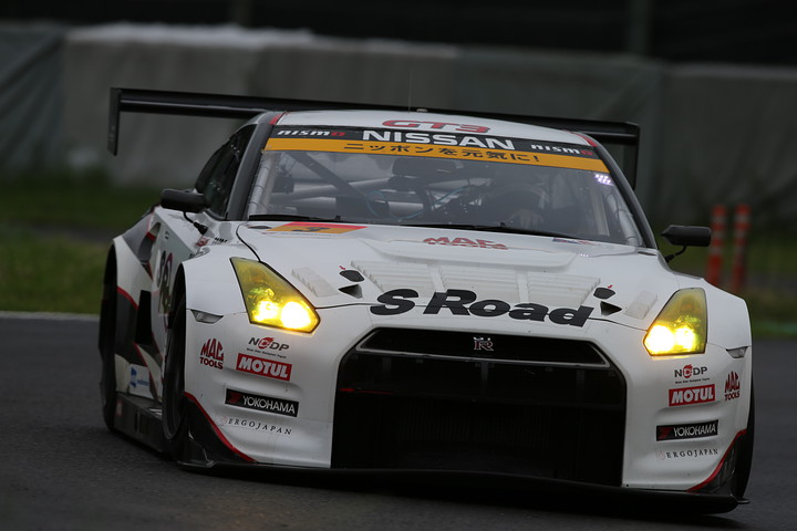 鈴鹿公式テスト: GT300クラストップタイムはS Road NDDP GT-R（関口雄飛／千代勝正組）