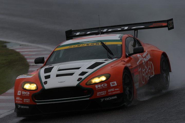 鈴鹿公式テスト: GT300クラス2位はtriple a vantage GT3（星野一樹）