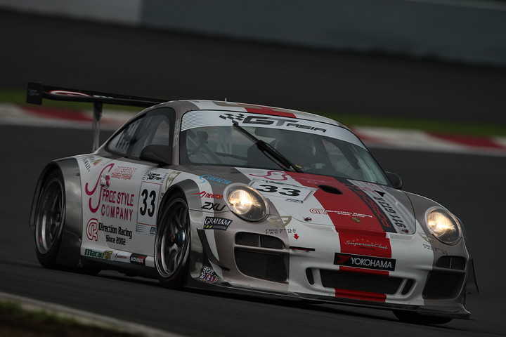 決勝2位はHisao SHIGETA (Porsche 997 GT3R)