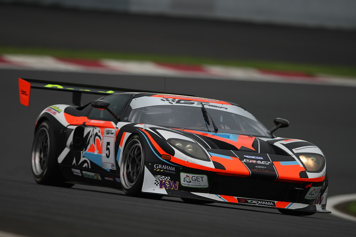 決勝8位はSamson CHAN (Ford GT3)