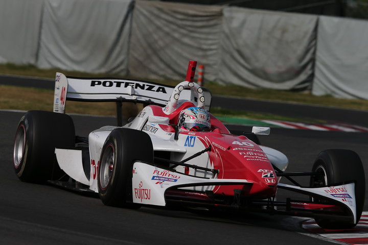 決勝レース1: 優勝は伊沢拓也（ダンディライアン）