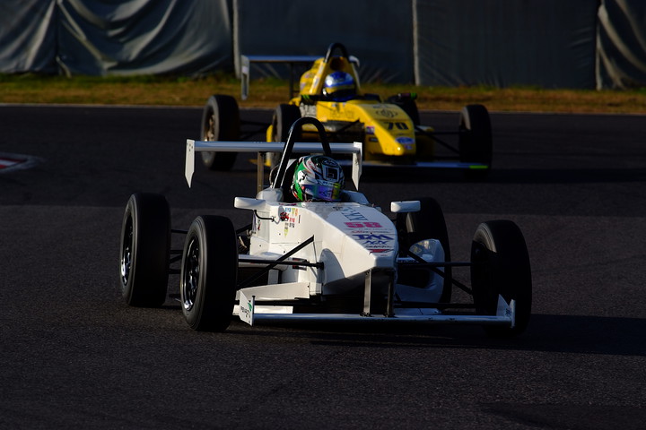 鈴鹿クラブマン最終戦S-FJ公式予選: ポールポジションは石川京侍