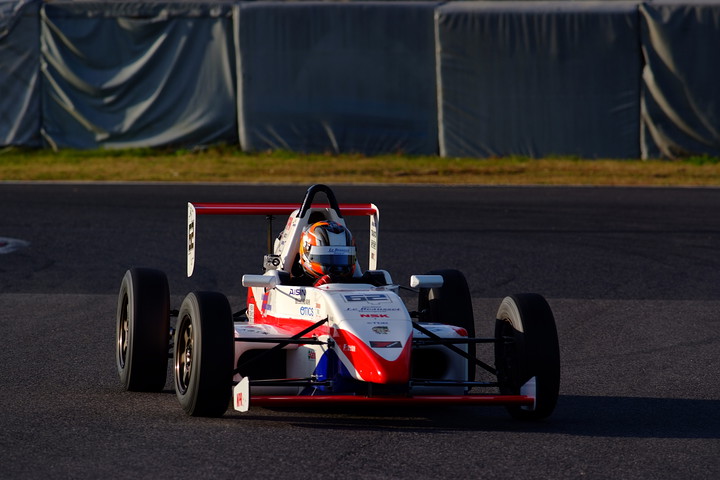 鈴鹿クラブマン最終戦S-FJ公式予選: 予選2位は山下健太