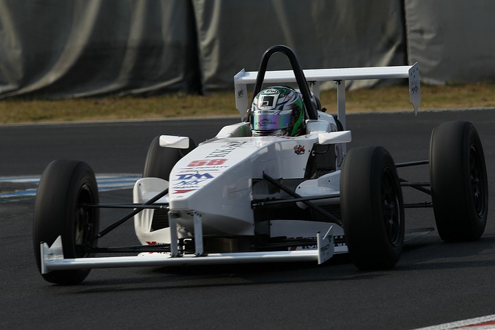 鈴鹿クラブマンレース第1戦: SF-J決勝3位は石川京侍（Rnスポーツ☆TWSオガワKKS2制動屋）