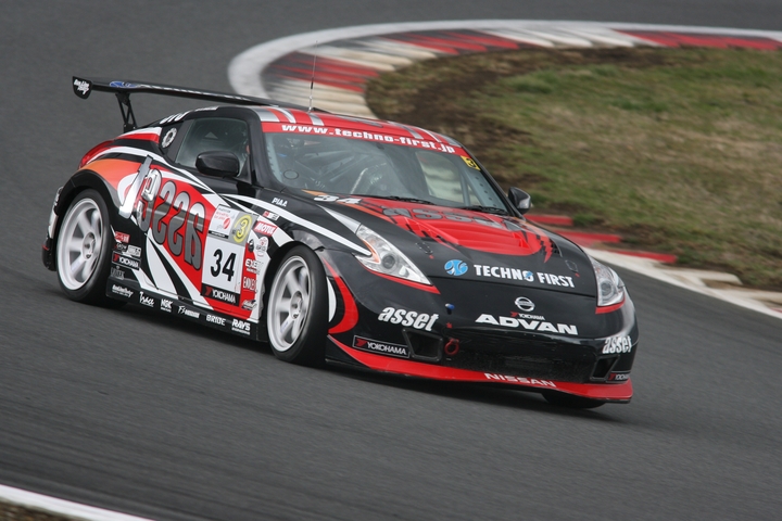ST-3クラスのポールポジションはassetテクノZ34