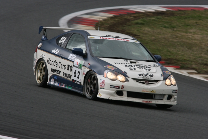 ST-4クラスのポールポジションはホンダカーズ東京 SUNOCOインテグラ