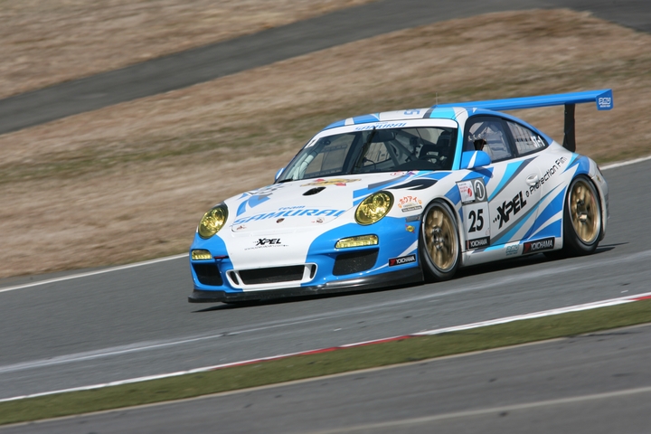 ST-1クラス優勝はSAMURAI Porsche（土屋武士／神取彦一郎／松井孝充組）