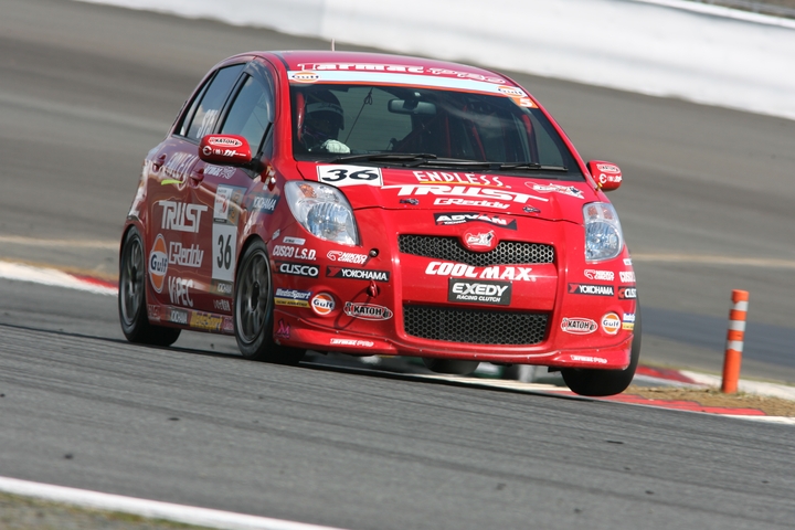 ST-5クラス優勝はエンドレスアドバントラストヴィッツ（添田正／岩谷昇／井尻薫組）