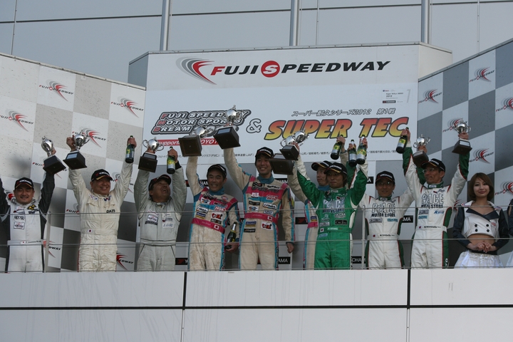 ST-5クラスの暫定表彰式