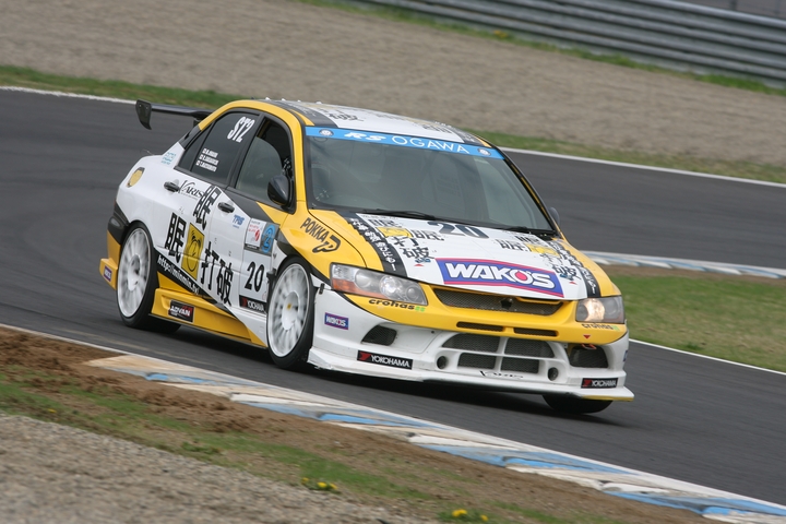 ST-2クラスのポールポジションはRSオガワｵｶﾞﾜADVANランサー