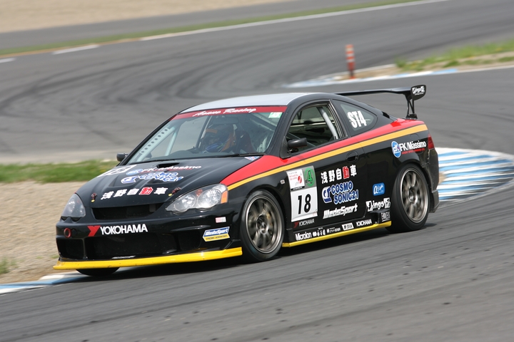 ST-4クラス優勝はコスモソニックFK・ings DC5（浅野武夫／中島佑弥／笠原智行組）