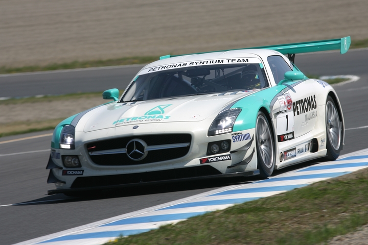 ウォームアップ2回目: GT2クラストップタイムはPETRONAS SYNTIUM SLS AMG GT3（ファリーク・ハイルマン／ドミニク・アン／谷口信輝組）