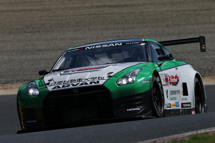 No.24 スリーボンド日産自動車大学校GT-R（藤井誠暢／ガミさん／千代勝正組）