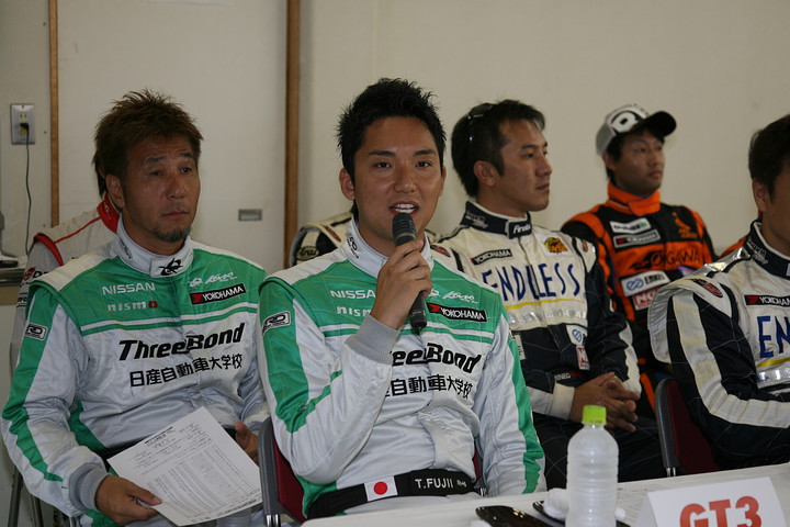 予選記者会見: GT3クラスPPの藤井誠暢／ガミさん／千代勝正（スリーボンド日産自動車大学校GT-R）