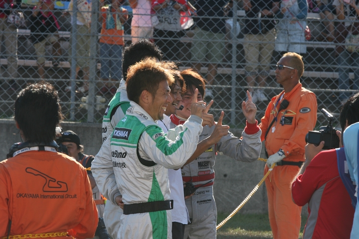 総合優勝の藤井誠暢／ガミさん／千代勝正