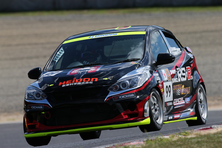 No.99 RS☆RロイヤルパープルDIXCELデミオ（平井隆一／リョウ・ハマグチ／野村浩史組）