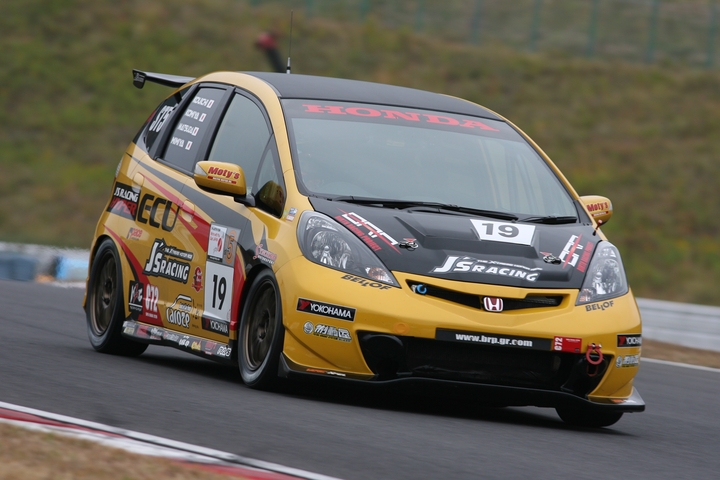 ST-5クラスのポールポジションはBRP☆HYPER ECU C72制動屋J'Sフィット（奥村浩一／松田智也／西田公也組）