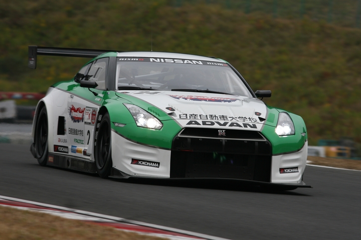 スリーボンド日産自動車大学校GT-R（藤井誠暢／ガミさん／マイケル・キム組）はAドライバー予選でストップ