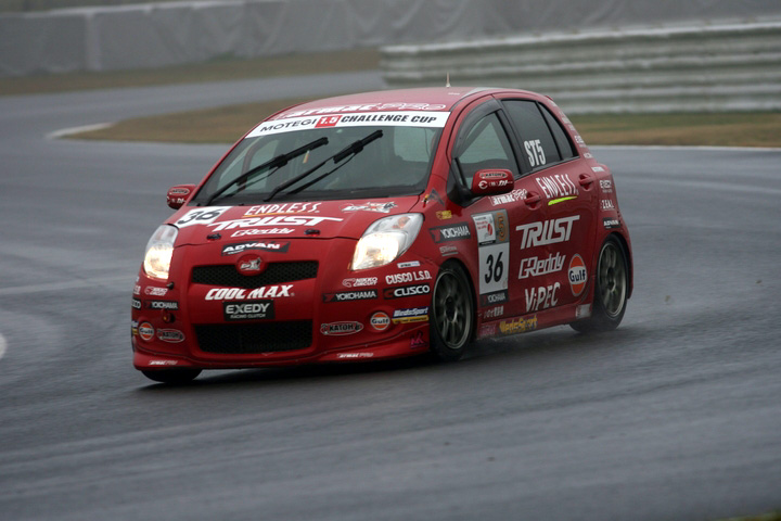 総合31位ST-5クラス3位はチャンピオンを獲得したエンドレス アドバン トラスト ヴィッツ（添田正／岩谷昇／井尻薫組）