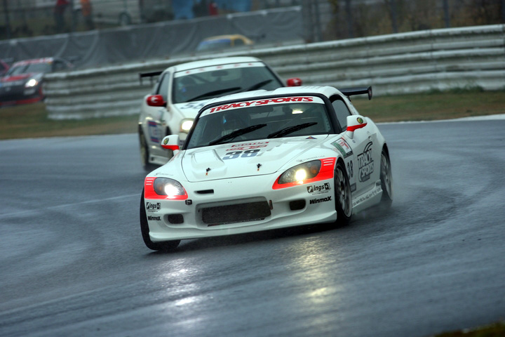 総合10位ST-4クラス2位でチャンピオンを獲得したTRACY SPORTS S2000（藤村政樹／藤田竜樹／筒井克彦組）