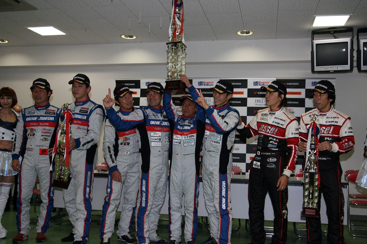 決勝レースフォトセッション: ST-3クラストップ3のドライバーたち